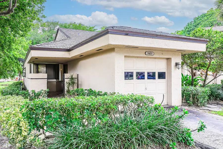 9420 Chelsea Drive S, Plantation, FL 33324 - #2