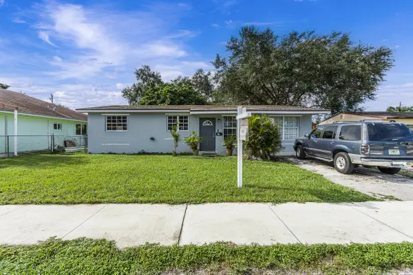 6714 Atlanta Street, Hollywood, FL 33024