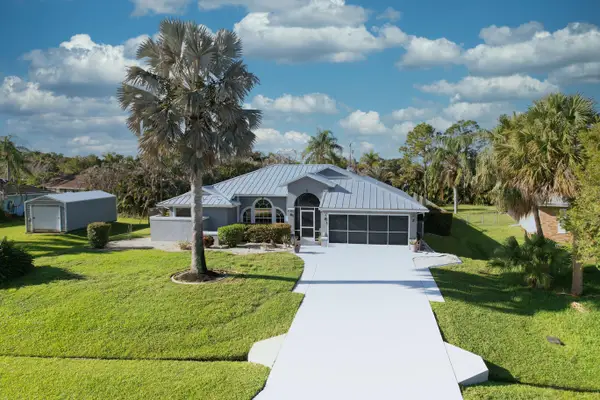 549 SE Cliff Road, Port St Lucie, FL 34984