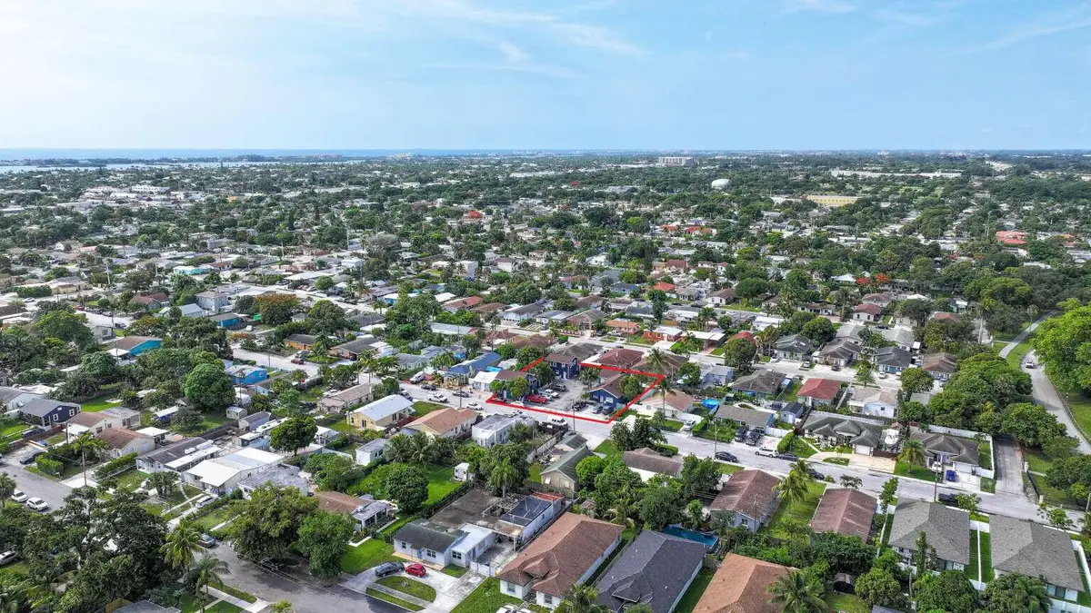 1000 W Lakewood Road, West Palm Beach, FL 33405 - #1