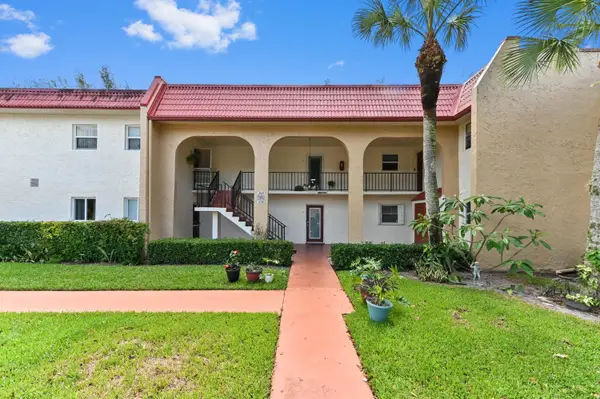 368 Lake Frances Drive #368, West Palm Beach, FL 33411
