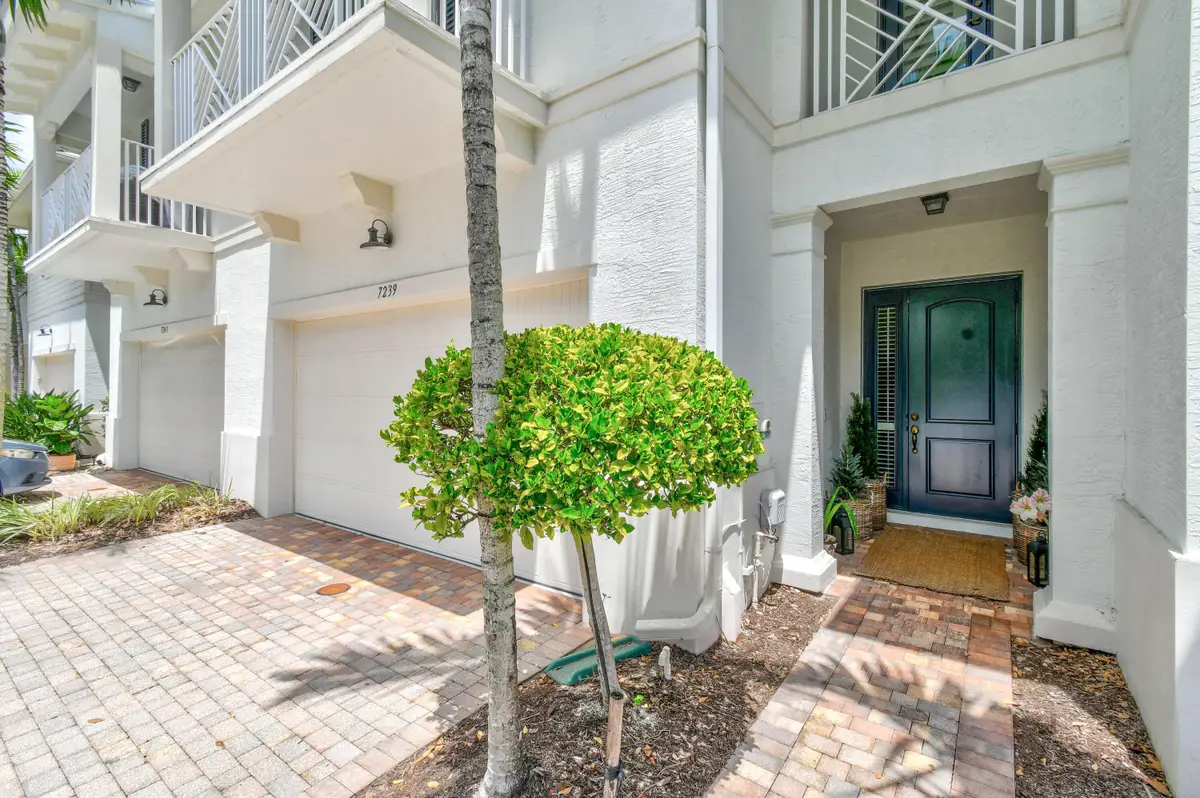 7239 Oxford Court, Palm Beach Gardens, FL 33418 - #1