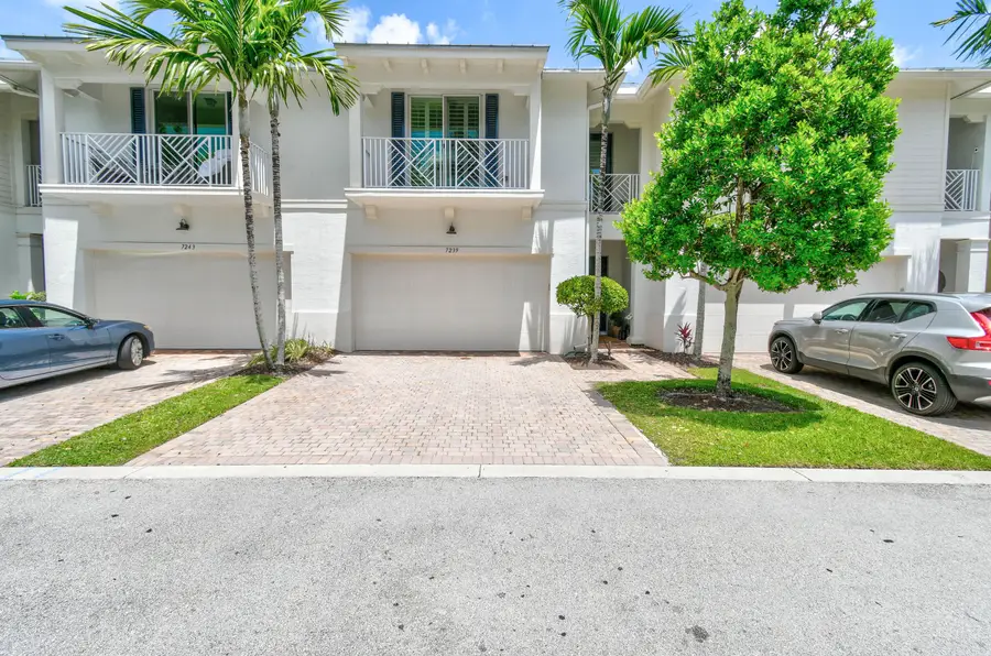 7239 Oxford Court, Palm Beach Gardens, FL 33418 - #2