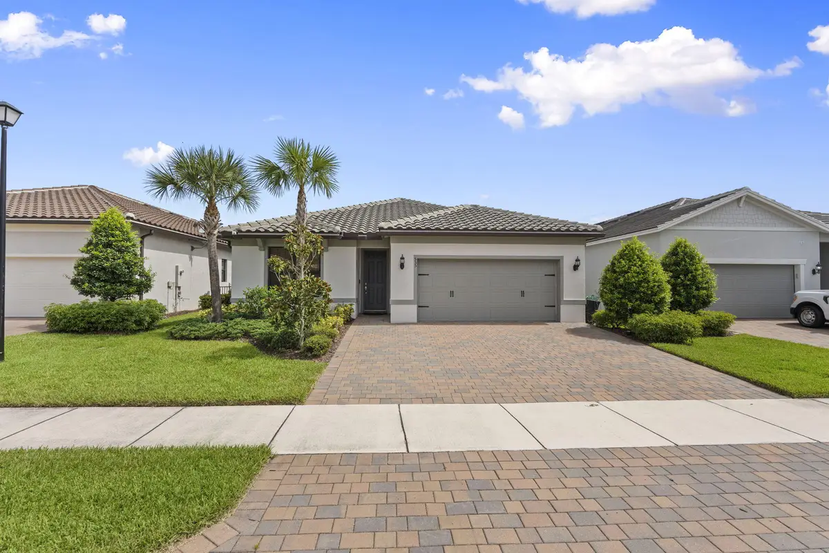 535 SE Villandry Way, Port Saint Lucie, FL 34984 - #1