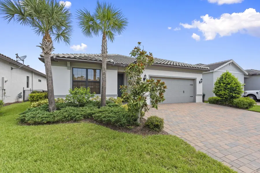 535 SE Villandry Way, Port Saint Lucie, FL 34984 - #3