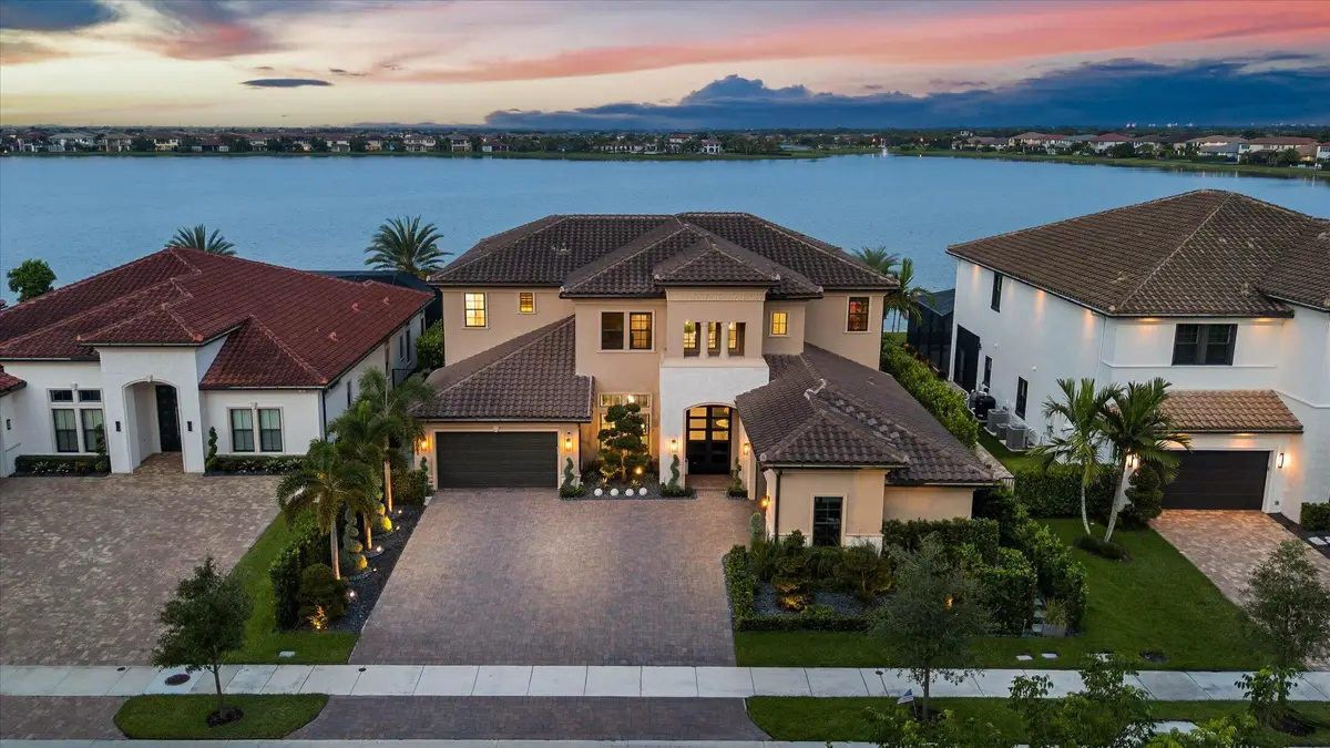 8590 W Parkland Bay Trail, Parkland, FL 33076 - #1