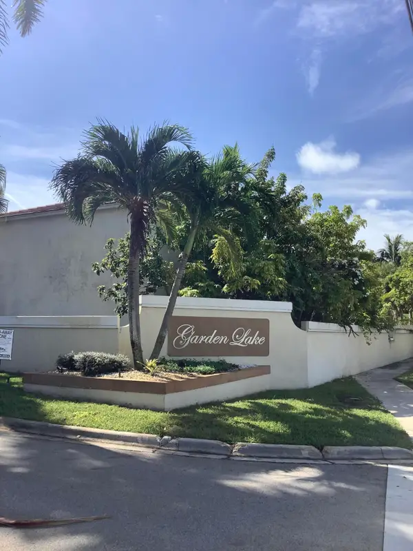 201 SW 98th Terrace, Pembroke Pines, FL 33025
