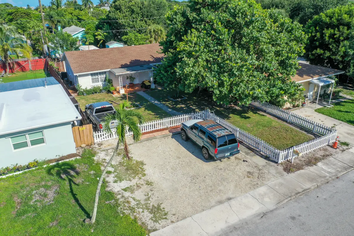 826 S M Street, Lake Worth Beach, FL 33460 - #1