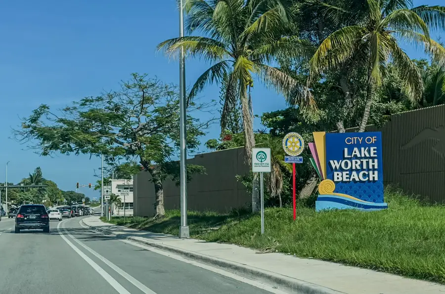 826 S M Street, Lake Worth Beach, FL 33460 - #2