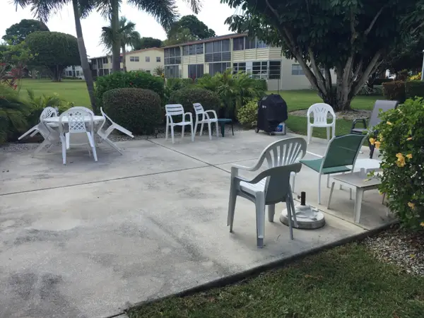 381 Windsor Q #381, West Palm Beach, FL 33417