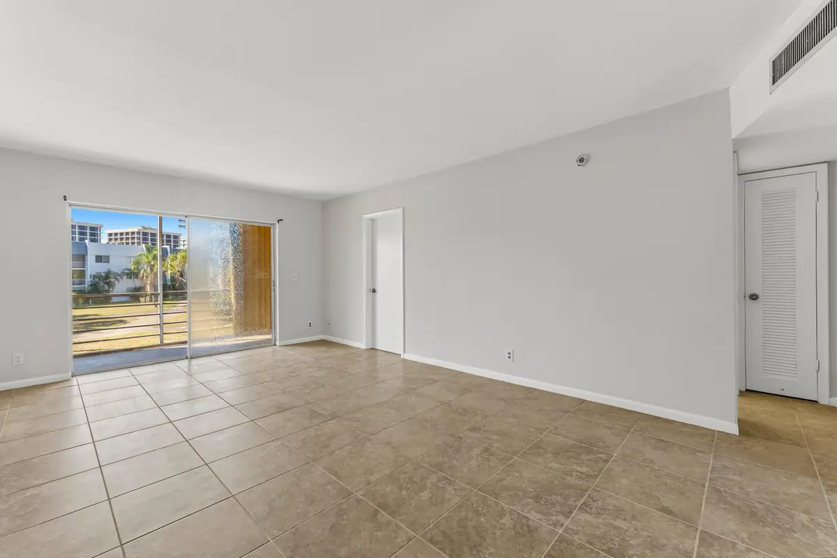 1638 Embassy Drive #208, West Palm Beach, FL 33401 - #1