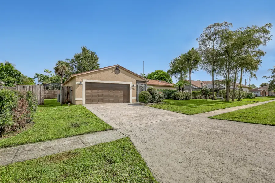 102 Sand Pine Way, Royal Palm Beach, FL 33411 - #2