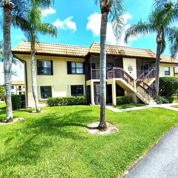 7221 Golf Colony Court #102, Lake Worth, FL 33467