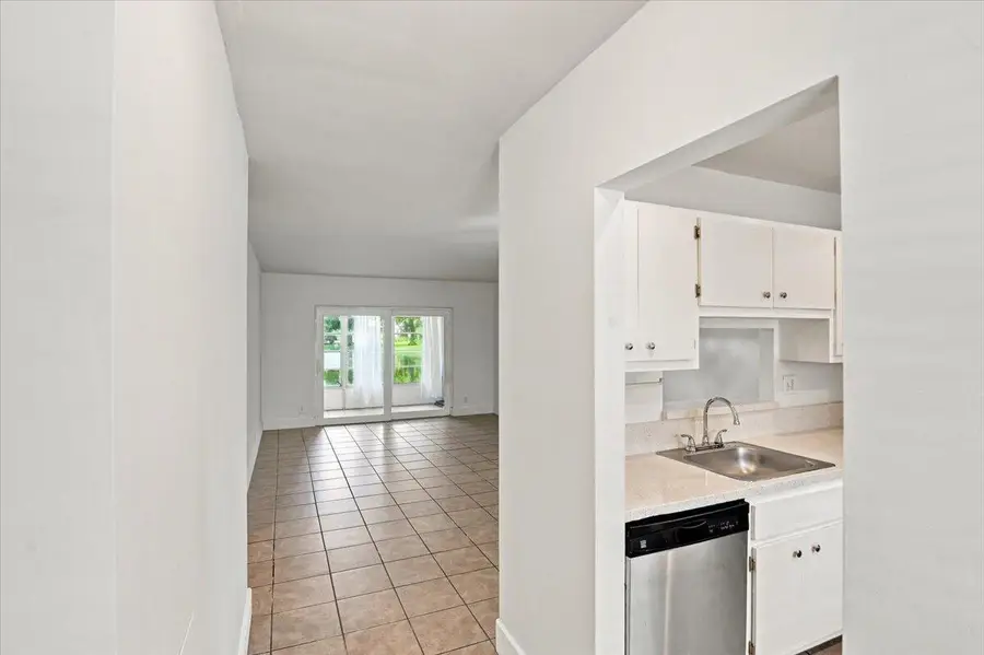 5121 W Oakland Park #109, Lauderdale Lakes, FL 33313 - #3