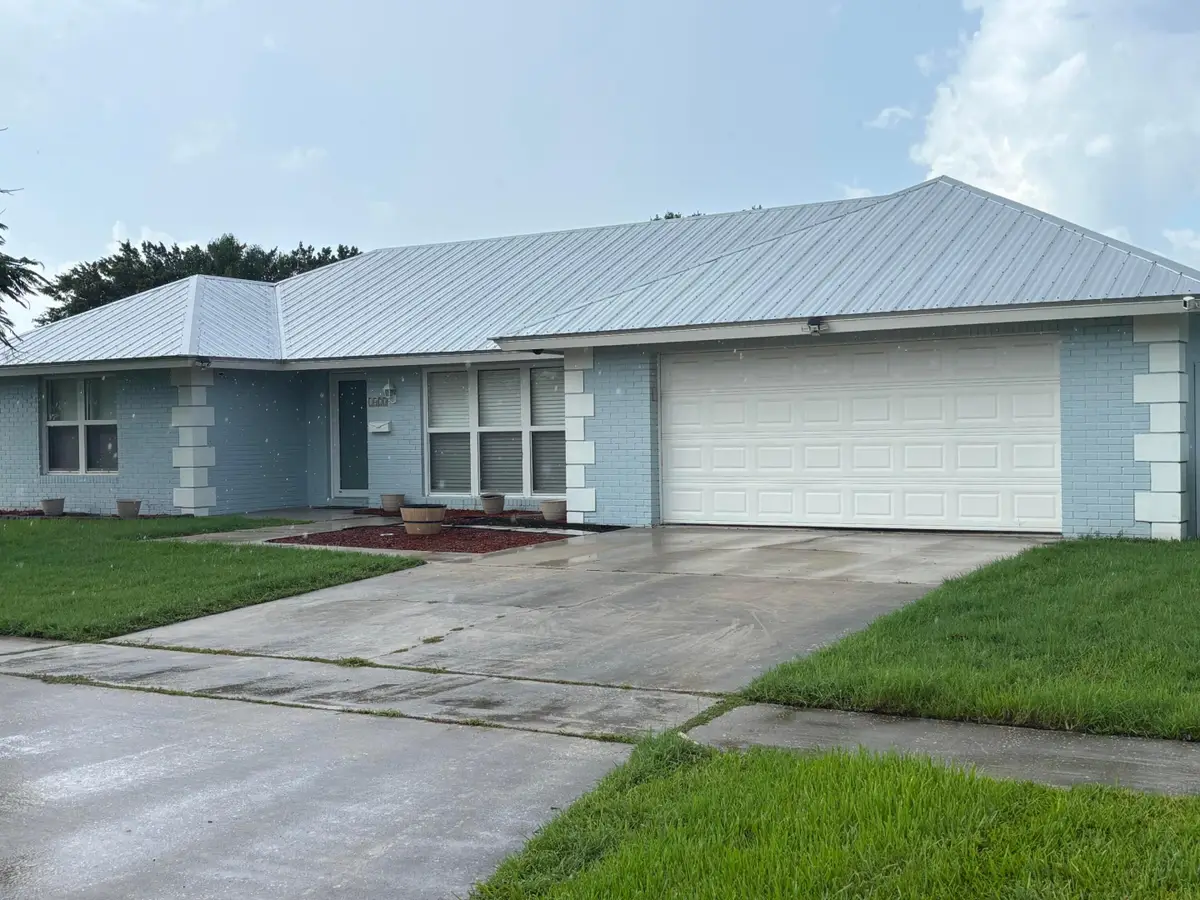 1473 SE Sunshine Avenue, Port Saint Lucie, FL 34952 - #1