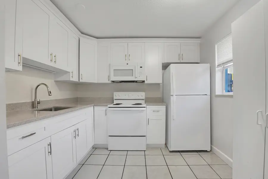 512 Holly Drive #1, Palm Beach Gardens, FL 33410 - #3