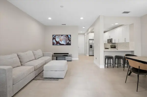 950 Marina Del Ray Lane #4, West Palm Beach, FL 33401