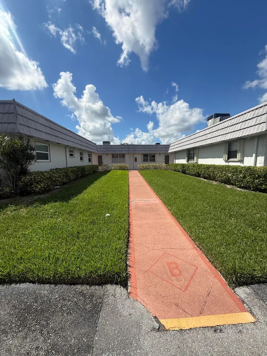 34 Valencia B, Delray Beach, FL 33446 - #3