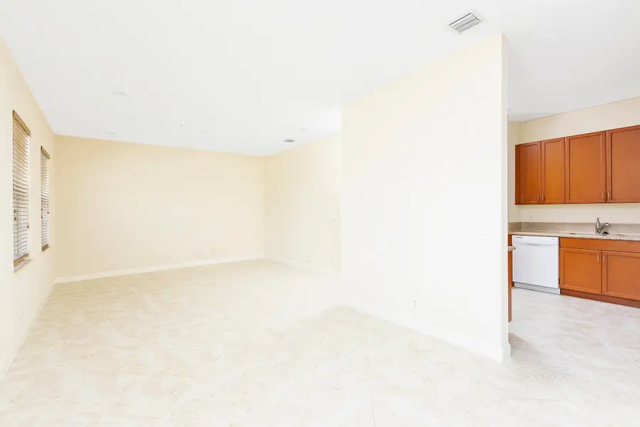 6807 Lakeside Circle N #102-1, Davie, FL 33314 - #3