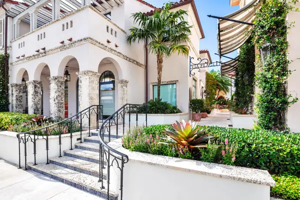 5 Via Flagler, Palm Beach, FL 33480
