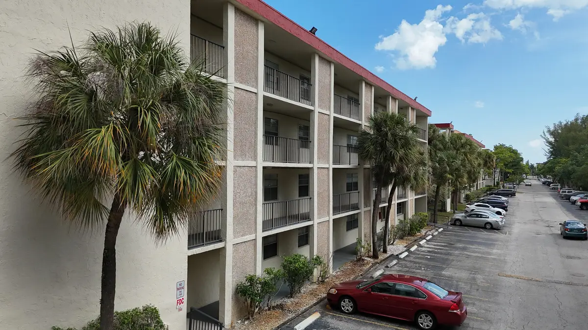 3070 NW 48th Terrace #414, Lauderdale Lakes, FL 33313 - #1