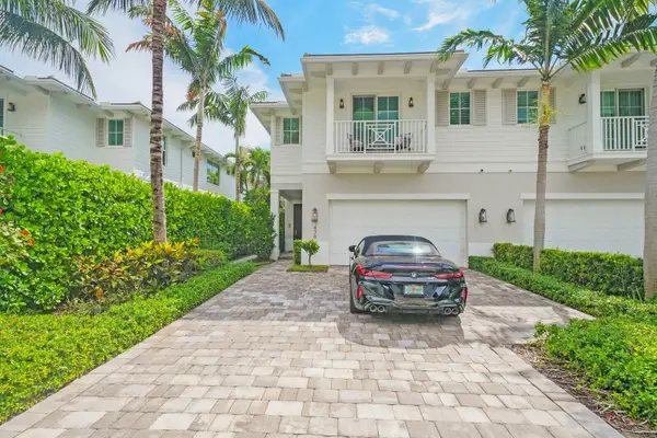 436 NE Wavecrest Way, Boca Raton, FL 33432