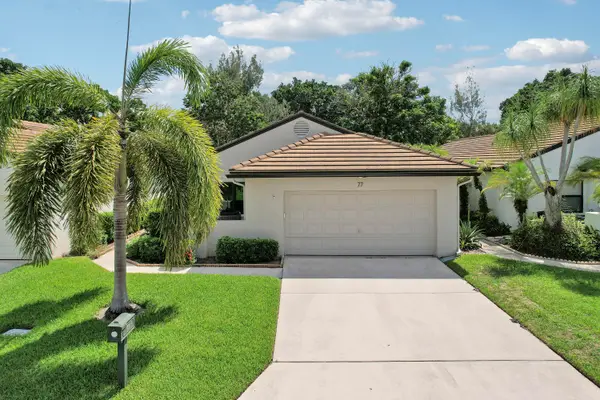 77 Ironwood Way N, Palm Beach Gardens, FL 33418
