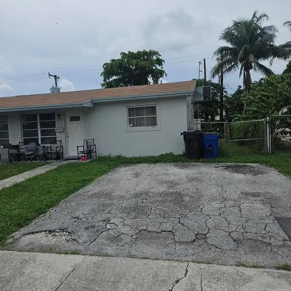 4133 NW 39th Avenue, Lauderdale Lakes, FL 33309