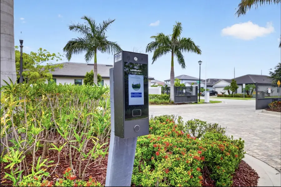 3149 Tamarind Drive #Lot 26, Lauderdale Lakes, FL 33311 - #2