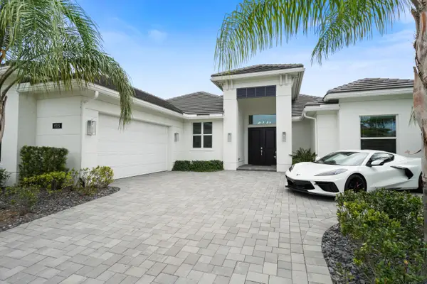 9315 SW Pinnacle Place, Port St Lucie, FL 34987