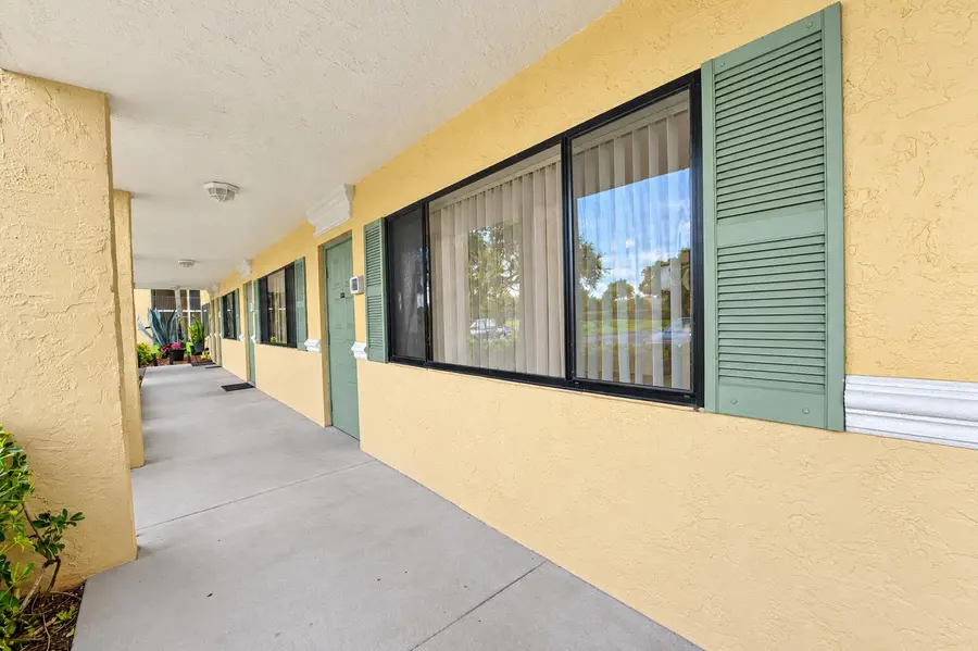 1604 Meadows Circle W, Boynton Beach, FL 33436 - #3