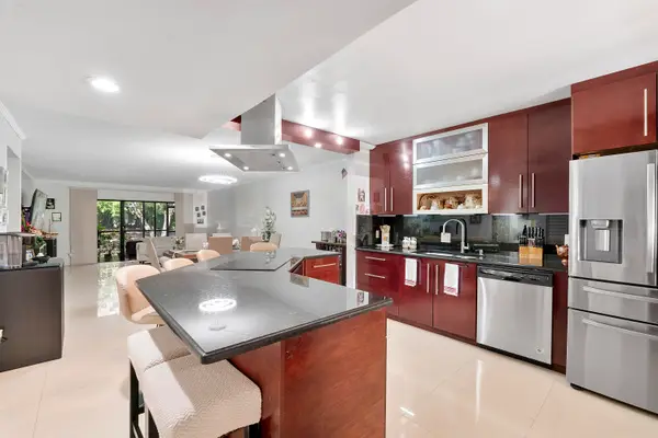 435 Lakeview Drive #104, Weston, FL 33326
