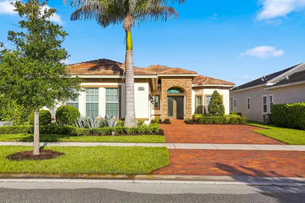 8632 SW Felicita Way, Port St Lucie, FL 34987