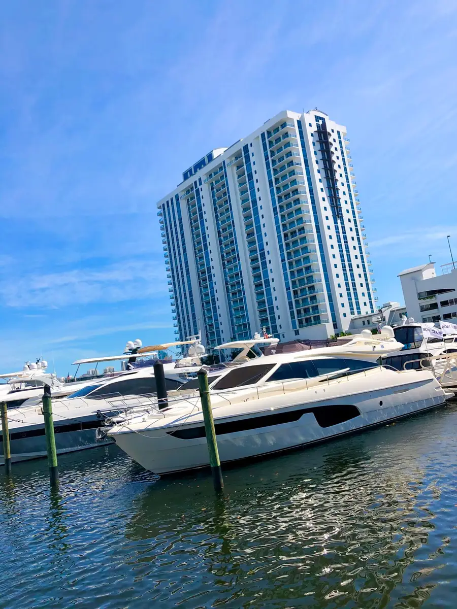 17111 Biscayne Boulevard #1903, North Miami Beach, FL 33160 - #3