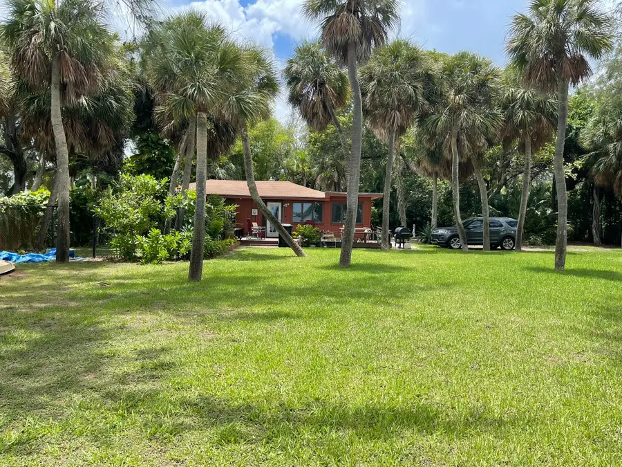 806 S Lakeside Drive, Lake Worth Beach, FL 33460 - #2