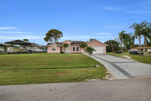 202 SE Grove Avenue, Port St Lucie, FL 34983