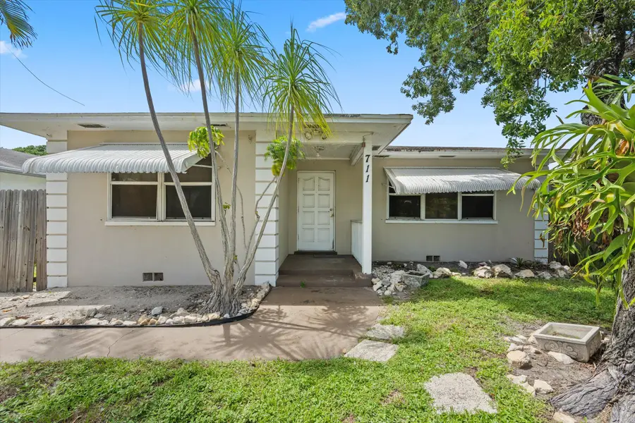 711 E Coast Avenue, Lantana, FL 33462 - #2