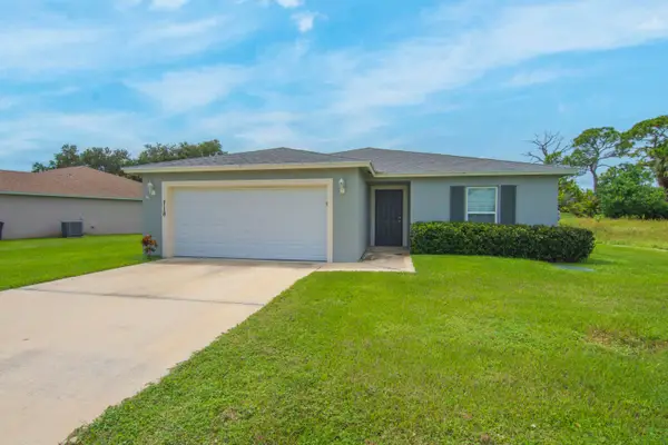 718 NE Perch Lane, Port St Lucie, FL 34983