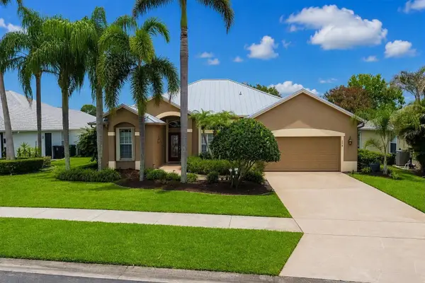 208 SW Whitewood Drive, Port St Lucie, FL 34953