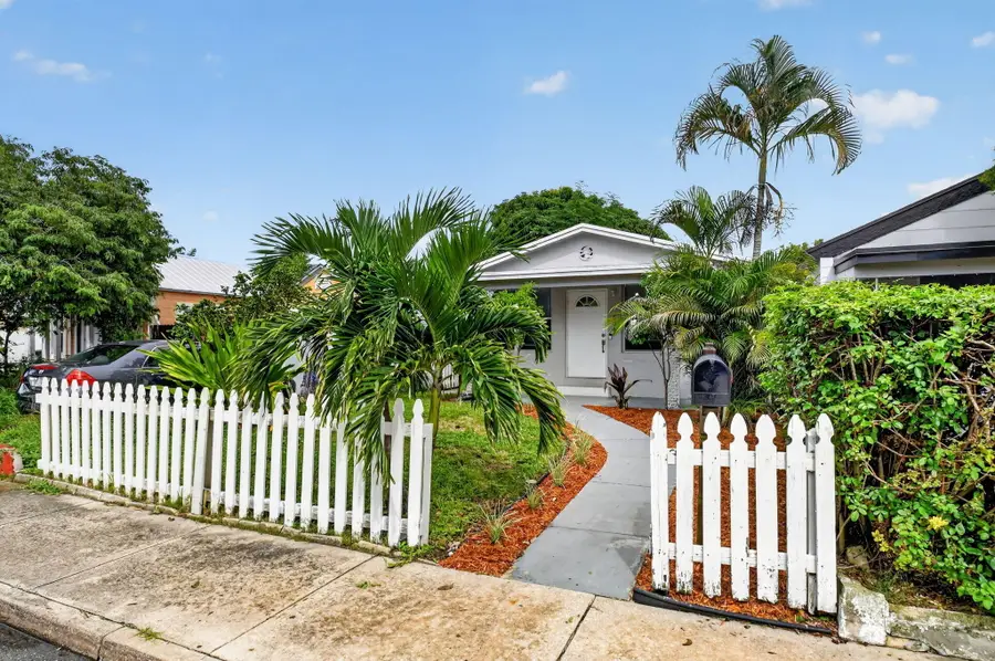 504 N E Street, Lake Worth Beach, FL 33460 - #3