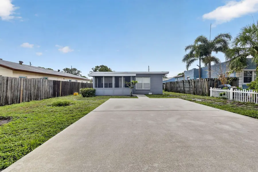 323 NW 4th Avenue, Delray Beach, FL 33444 - #3