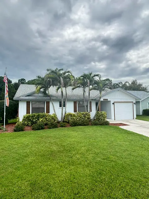 6702 SE Raintree Avenue, Stuart, FL 34997