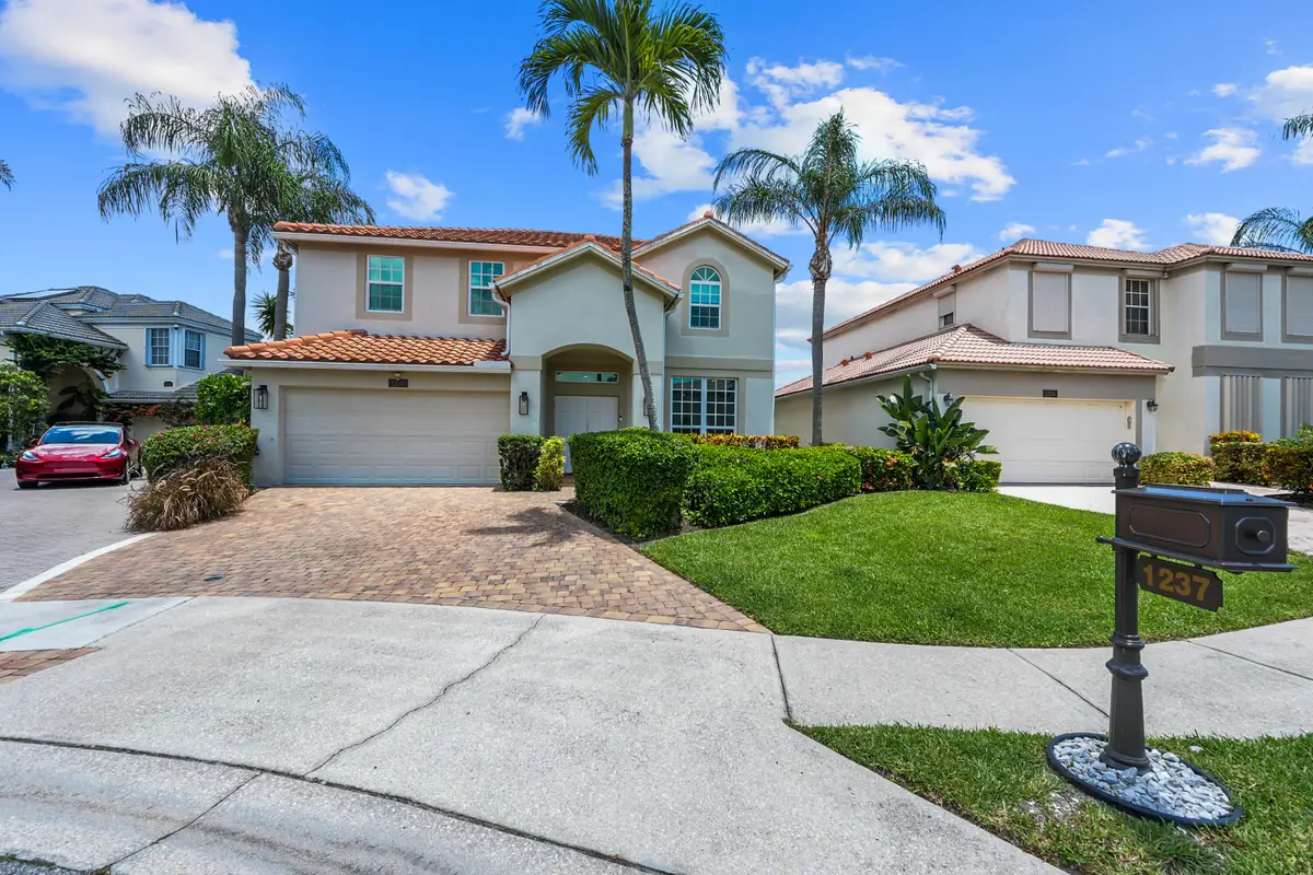 1237 Avondale Lane, West Palm Beach, FL 33409 - #1