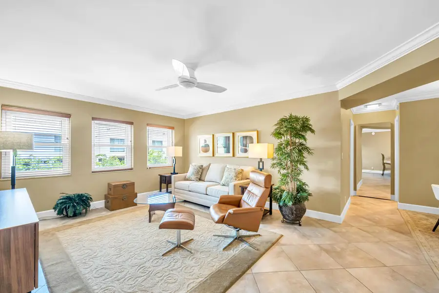 615 NE 12th Avenue #301, Fort Lauderdale, FL 33304 - #2
