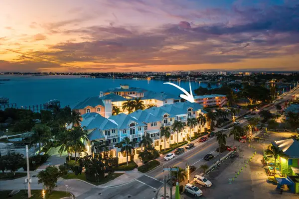 305 E Ocean Avenue #Th-7, Lantana, FL 33462