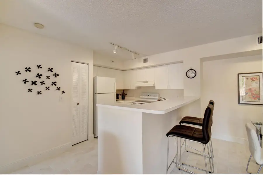 135 Yacht Club Way #207, Hypoluxo, FL 33462 - #2