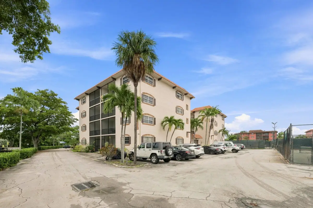 610 Tennis Club Drive #305, Fort Lauderdale, FL 33311 - #1