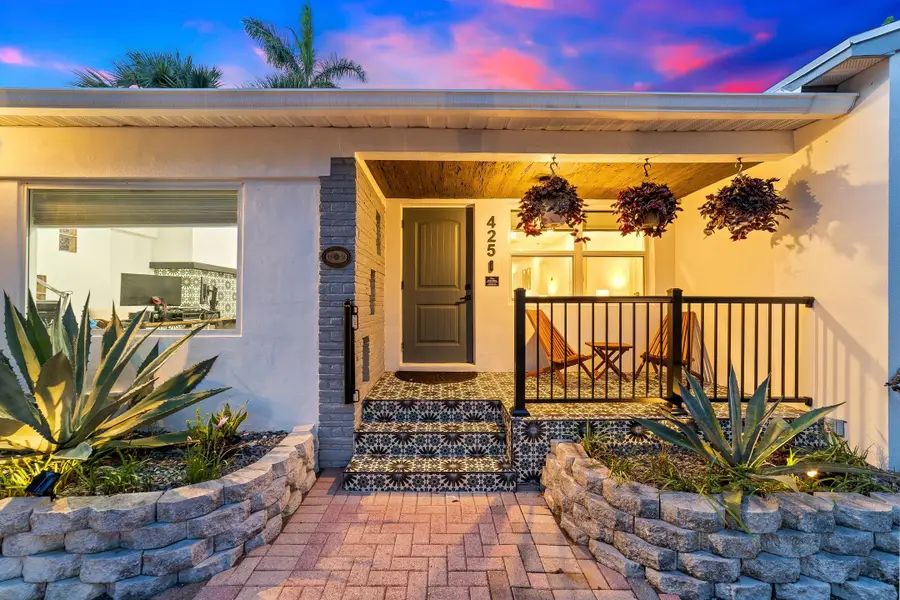 425 32nd Street, West Palm Beach, FL 33407 - #2