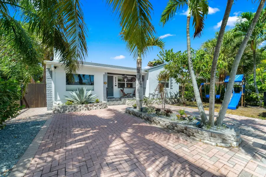 425 32nd Street, West Palm Beach, FL 33407 - #3