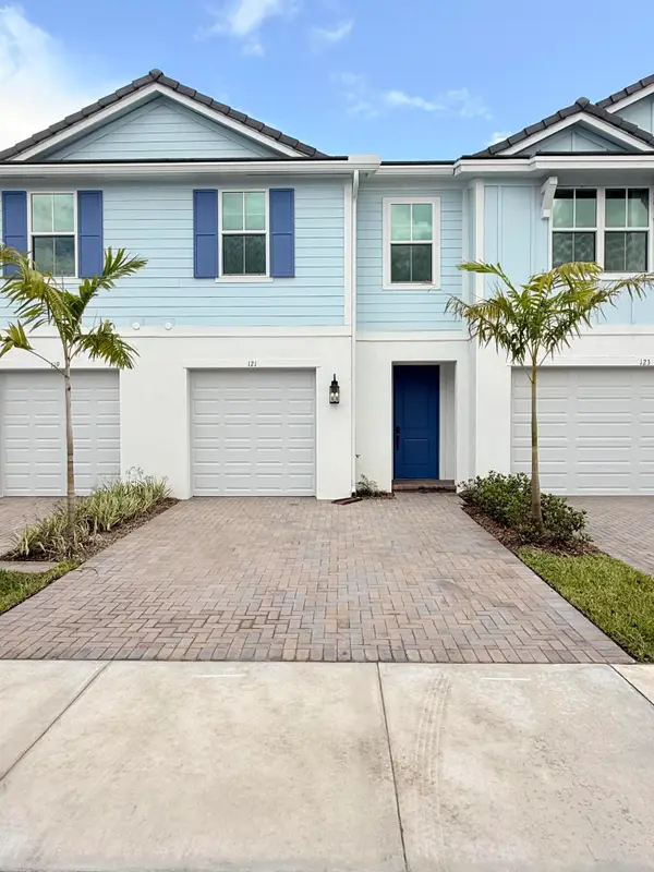 121 SE Birch Terrace, Stuart, FL 34997